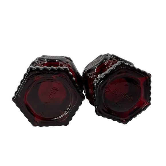 Avon vintage salt pepper shakers glass 1876 Cape Cod Ruby Red collection - Picture 6 of 12